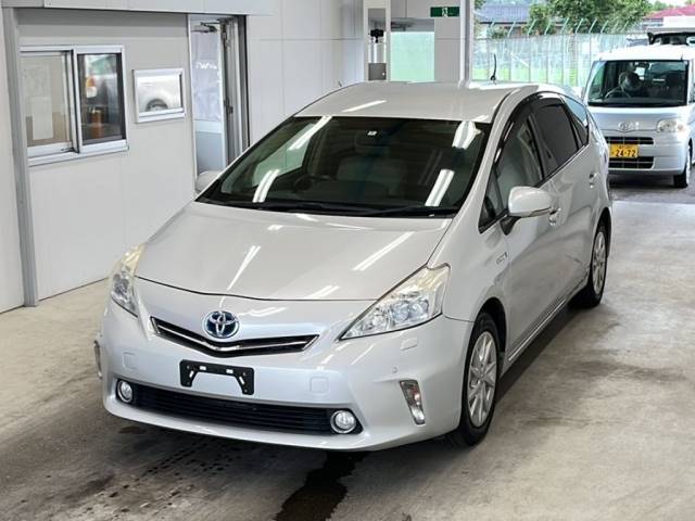 3433 TOYOTA PRIUS ALPHA ZVW40W 2012 г. (KCAA Minami Kyushu)